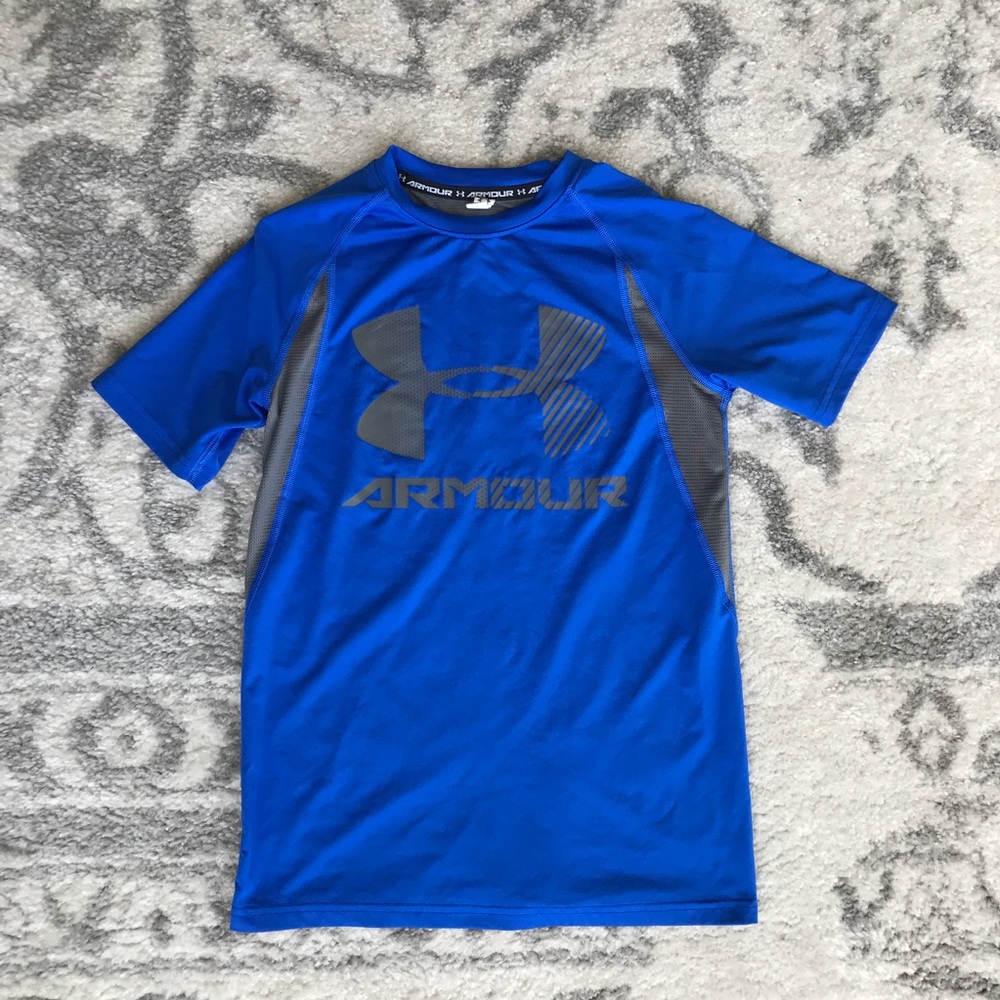 Boys under Armour shirt